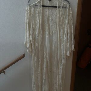Elegant Cream Lace Kimono Robe